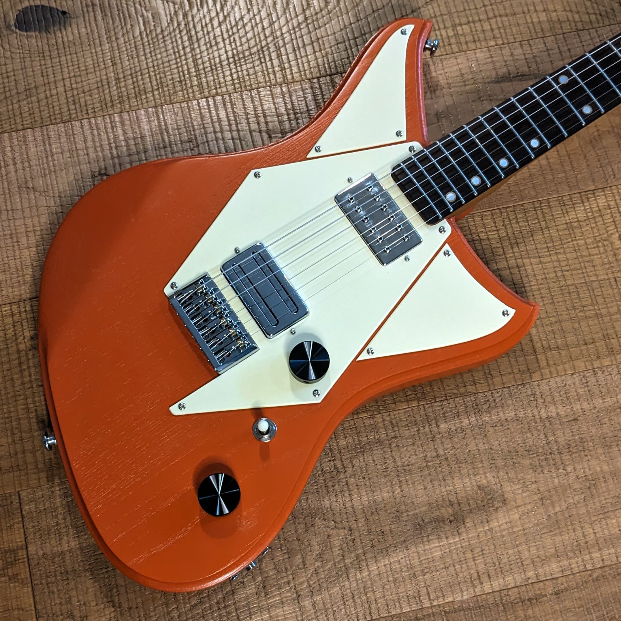 NQ Guitar 9